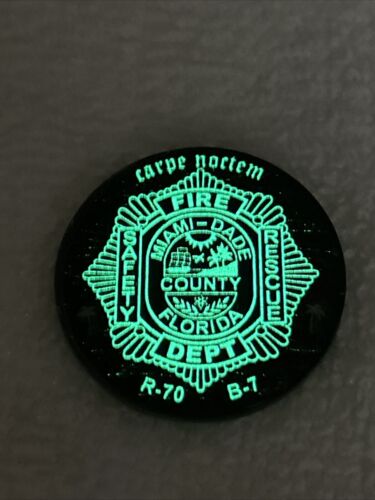 Miami Dade Fire Rescue Firehouse 70 "24/7 geöffnet" leuchtet im Dunkeln - Bild 3 von 4