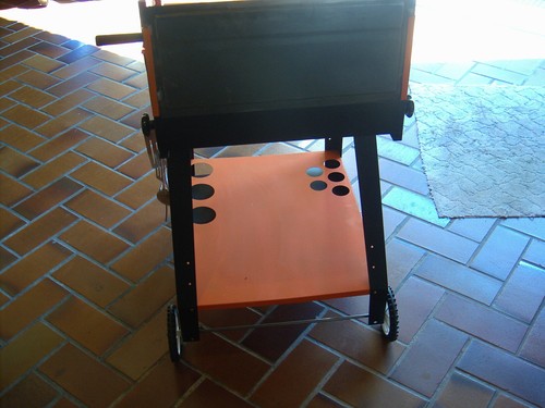 Holzkohle Grillwagen mit Grillbesteck - Bild 3 von 4