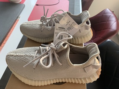 yeezy sesamo