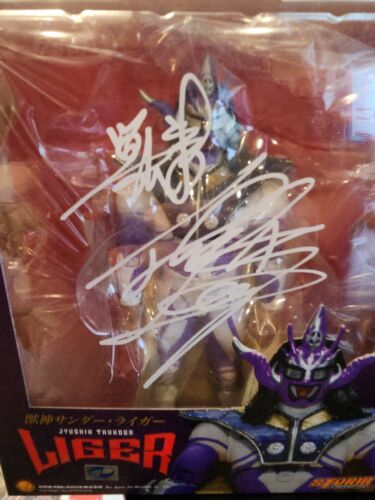 Autographed Jushin Thunder Liger PURPLE Ringside Storm Collectibles Signed JSA - Picture 2 of 8
