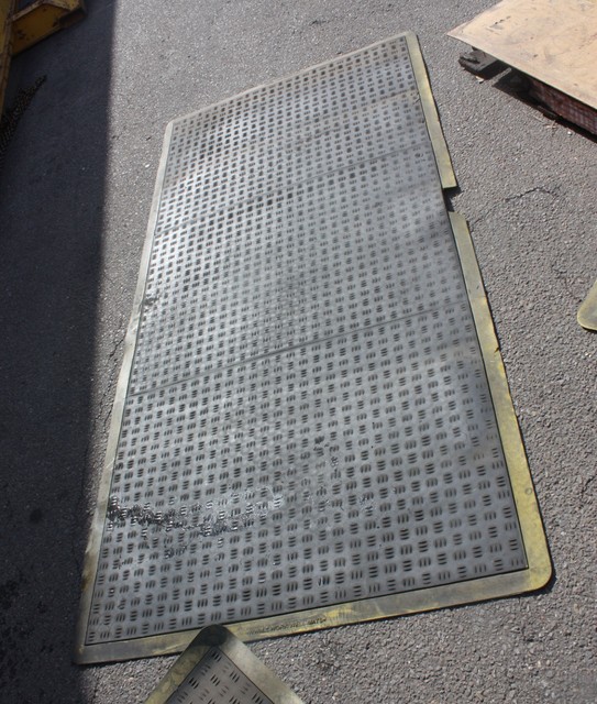 Industrial Floor Matting Anti Fatigue Nonslip Impact Absorbing Mat 2 5m X 1 2m