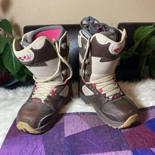 Womens Thirtytwo Snow Boarding Boots Prospect Size 6 Brown and Tan