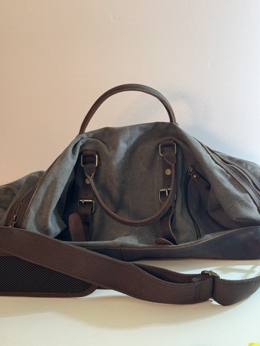 Hudson Cole Oversized Canvas Duffle With Leather Trim In Great Condition - Picture 2 of 12