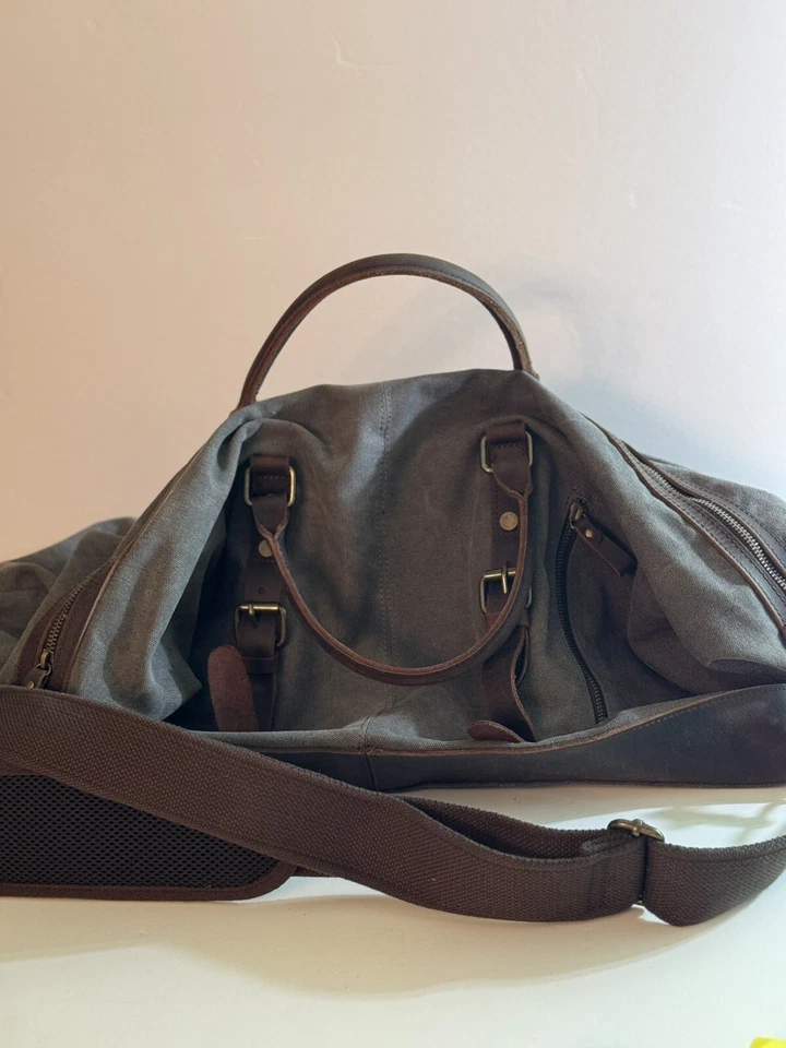 Bolsa de lona Hudson Cole de gran tamaño con adornos de cuero usada en excelente estado Foto 2 de 4