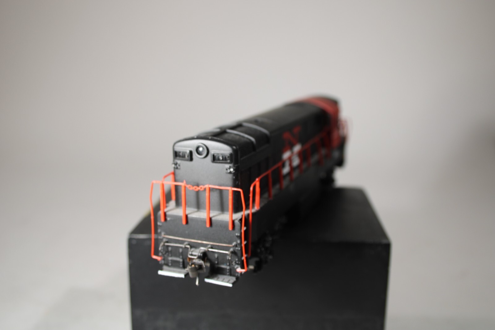 Picture 4 of 6