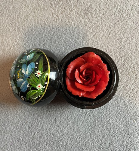 🌹Rosa Roja - Jabón de Exhibición Tallado a Mano 2" Perfecto Regalo de Vacaciones, 100% Hecho a Mano🌹 - Imagen 4 de 11