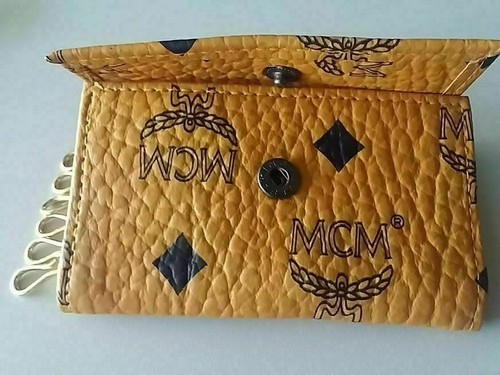 MCM Key Holder Case Key Wallet With Zipper Inside Lightly Used / Pre-Owned - Picture 2 of 16