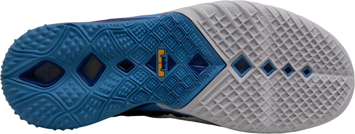 nike lebron 18 lakers home