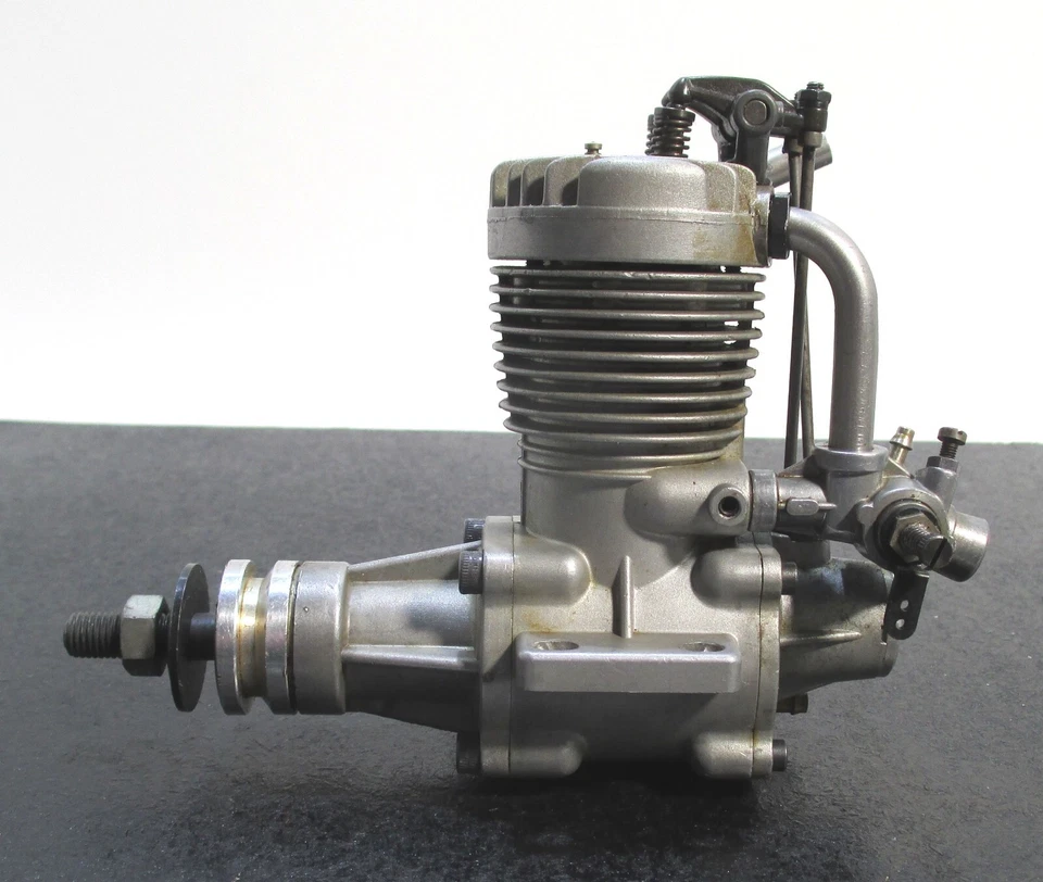 O.S. FS-60 9.95cc open rocker 4 cycle glow engine with muffler, used for R/C air - Image 3 of 4