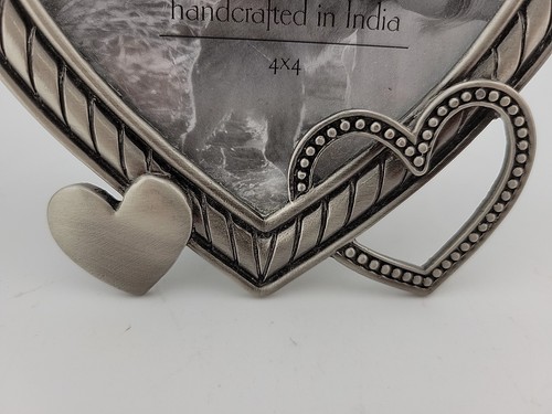 HERZFÖRMIGER BILDERRAHMEN mit 4 Herzen Metall 5" x 5" Liebe Romantik Wohndeko  - Bild 2 von 7