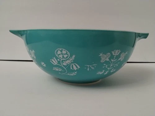 1958 PROMO PYREX TURQUOISE NEEDLEPOINT EMBROIDERY CINDERELLA MIXING BOWL 443