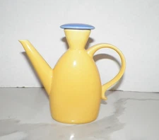 VINTAGE LINDT STYMEIST SKINNY YELLOW TEA COFFEE POT BLUE LID