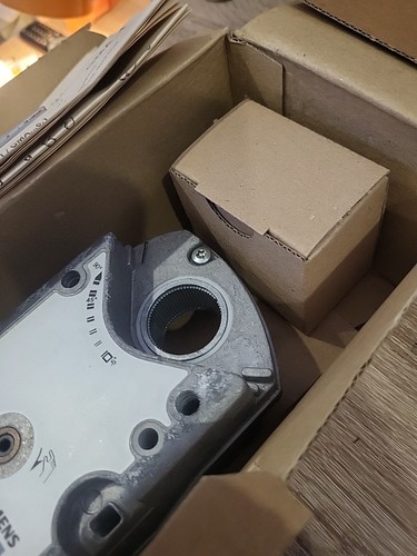 Siemens Open/Close Damper Actuator, 7Nm, 230,GMA 321.1E - Picture 4 of 5