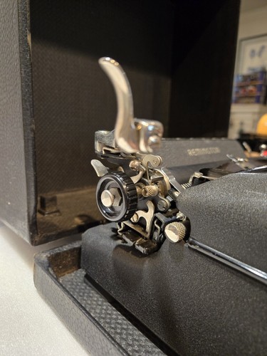 1940's Remington Model 5 Fully Working Portable Typewriter & Case - Great Shape - Picture 10 of 24