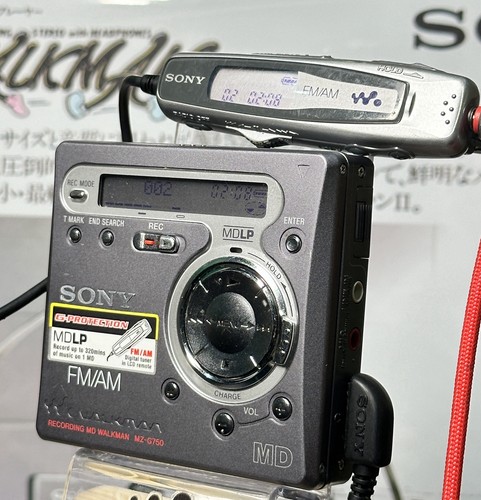 SONY RECORDING MD WALKMAN MZ-G750 CON TELECOMANDO / BORSA PER IL TRASPORTO - Foto 2 di 12