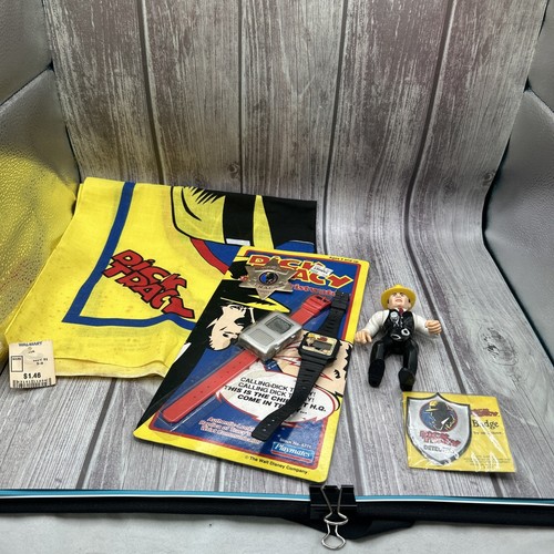 Playmates Toys - Dick Tracy Actionfigur und Uhrenpaket plus Xtras