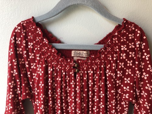 Abito bambina Lucky Brand manica a campana 3/4 taglia 4 fiori bordeaux elasticizzato usato in ottime condizioni - Foto 2 di 6