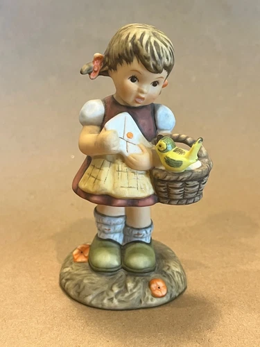 Vtg 1997 Goebel Hummel "Sealed with a Kiss" Figurine #BH 8. Letter Bird Basket