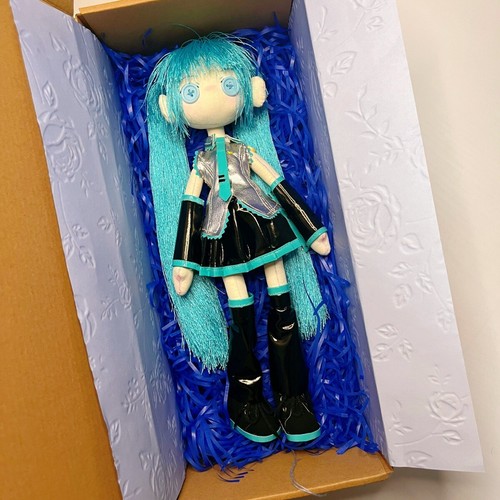 Hatsune Miku Puppe Vocaloid Handarbeit - seltenes virtuelles Sänger Sammlerstück - Bild 2 von 3