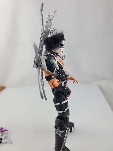 Damaged 1997 KISS PAUL STANLEY Ultra Action Figures McFarlane Toys - Picture 13 of 17