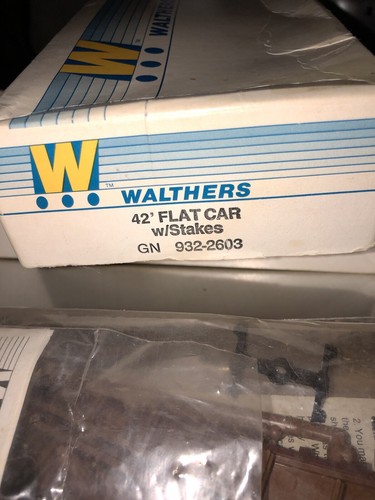 Walthers 42' Flachwagen mit Pfählen # GN 932-2603 Bausatz mit Box und Anleitung - Bild 2 von 4