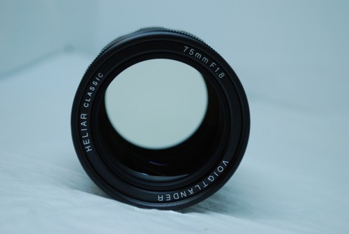 Lente "Excelente" Voigtlander Heliar Classic 75 mm F1,8 VML para Leica M #5612 - Imagen 8 de 18