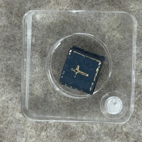 Gutenberg Museum Smallest Book in the World Lord's Prayer in 7 Languages Leather - Picture 5 of 10