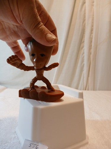 Disney Marvel: Guardians of the Galaxy - Groot 4" Interactive Action Figure - Picture 8 of 9