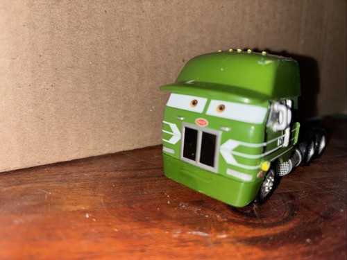 Disney Pixar Cars - GIL CAB HAULER SEMI - DELUXE Peterbuilt- 1:55 Scale Diecast - Picture 2 of 8