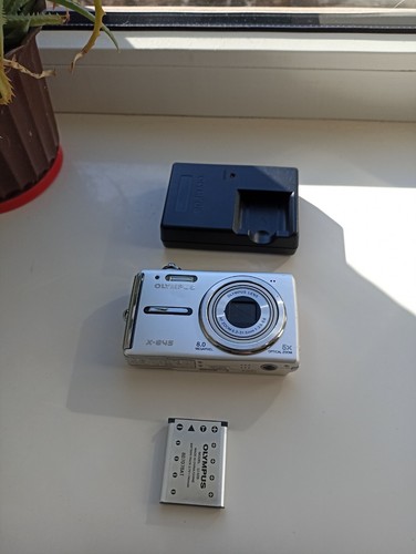 🔥Cámara compacta digital Olympus FE-330 plateada 8,0 MP🔥Cargador de batería funcionando🔥 - Imagen 3 de 7