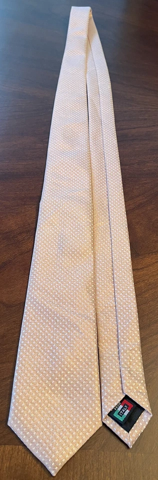 Corbata de cuello para hombre marca Q rosa 100 % microfibra hecha en China Foto 3 de 4