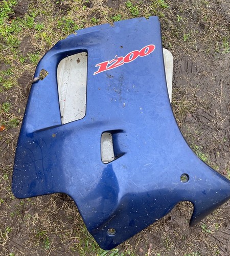 Triumph Tank (Blue) Plus Various Triumph Parts (NB slight dent in tank) - Picture 8 of 20