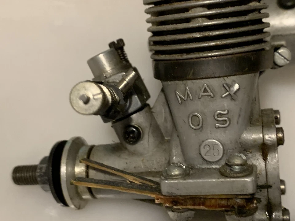 O.S. Max 25 rc motor gira tiene algo de compresión no probado vintage Foto 2 de 4