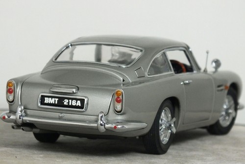 Danbury/Franklin como nuevo 1:24 1964 Aston Martin db5 James Bond 007 modelo clásico 18 - Imagen 14 de 24