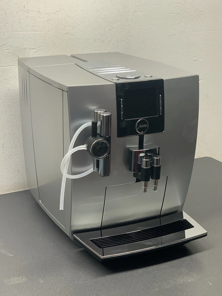 Jura J9.3 Kaffeevollautomat Espressomaschine generalüberholt 12M Gewährleistung - Bild 3 von 4