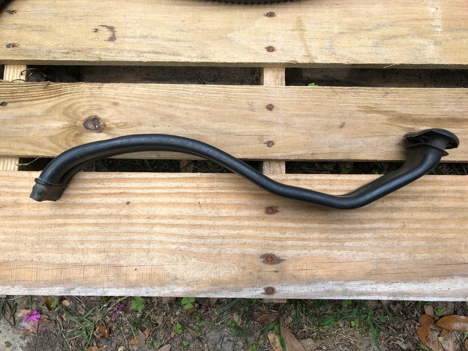 Volkswagen Super Beetle 1972 caja de aire fresco tubo de drenaje 113 819 533 Foto 2 de 4