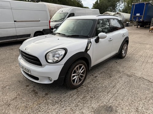 Mini Countryman 2.0 Cooper Diesel - Picture 2 of 9