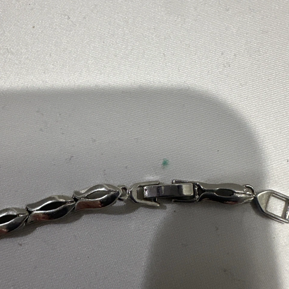 Brazalete Tenis 15 Ct Ovalado Simulado Verde Esmeralda Chapado en Oro Blanco 14K Foto 4 de 4