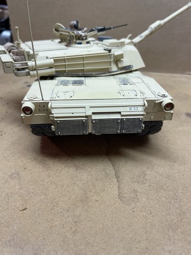 2 tamiya 1/35 rc tanks Abrams Tank and a Bradley Fighting Vehicle RTR - Picture 10 of 10