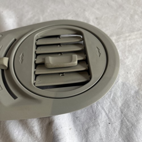 05-07 Honda Odyssey Rear Roof Overhead Dome Map Light w/ AC Air Vent Grille #2 - Picture 2 of 7