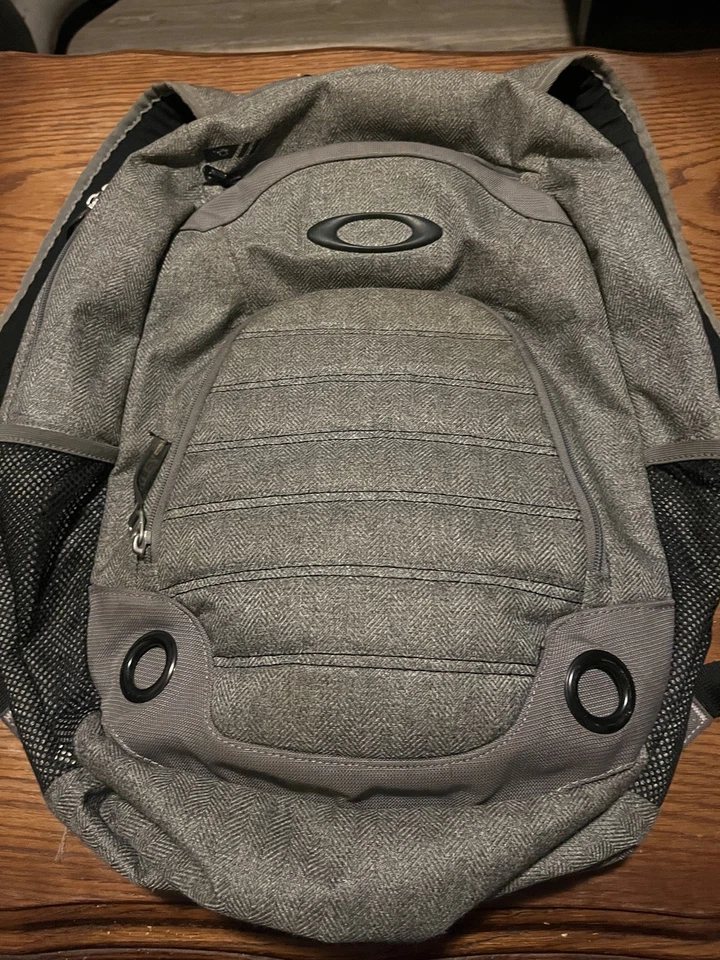 Oakley Men's Backpack Polyester Black Bag NWT - Image 4 of 4