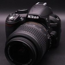 Nikon D3100 14.2MP DSLR Camera + 18-55mm VR Lens Mint Shutter Count 820 JAPAN