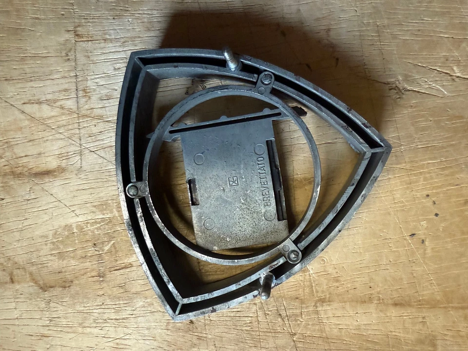 1972 年 LANCIA BETA 正品铬烤架徽章 BREVETTATO — 第 3/4 张图片