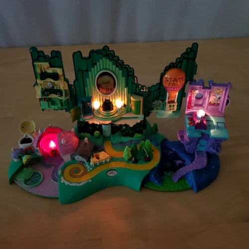 2001 Polly Pocket WIZARD OF OZ Light Up Playset Castle No figures TESTED