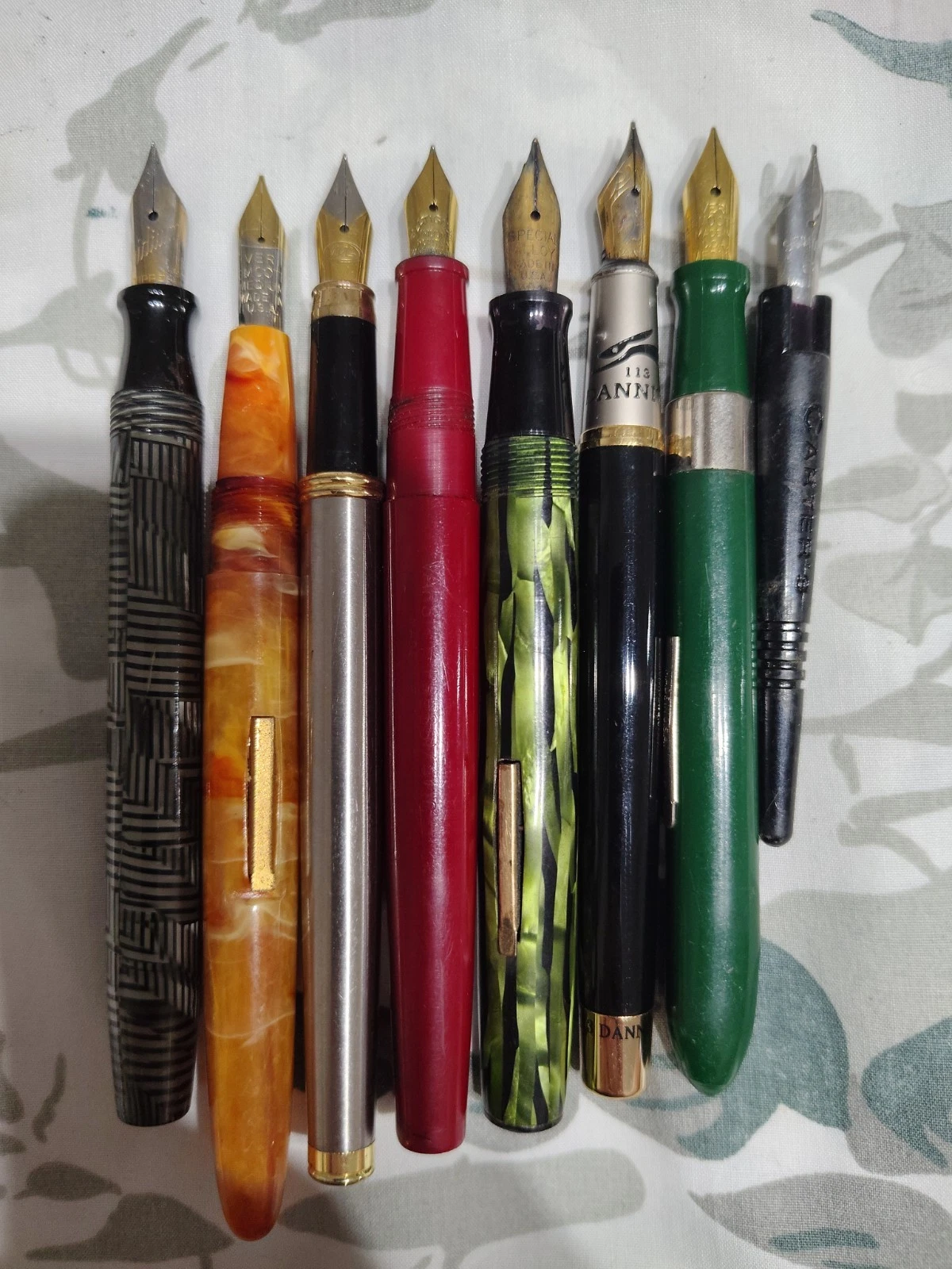 LOT OF 53 DIFFERENT FOUNTAIN PENS MOSTLY MADE IN USA - product detail image 16