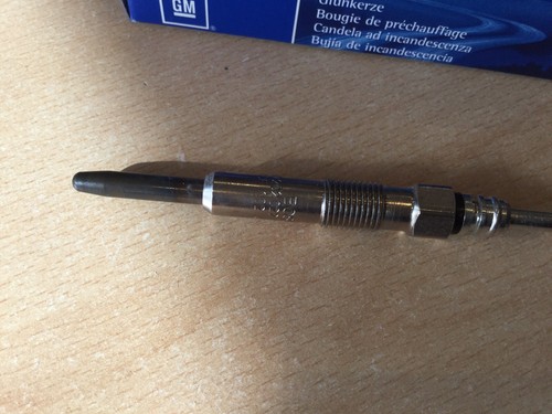 BNIB GENUINE NEW VAUXHALL VIVARO A MOVANO A 1.9 DIESEL GLOW PLUG 93196922 - Picture 4 of 7