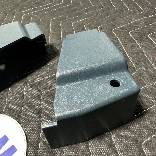 1995-1998 Chevy GMC OBS Front Bench Seat Track Cover Trim 15690149 Used Blue GM - Foto 3 di 16