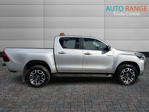 2021 Toyota Hilux 2.8 D-4D Invincible Pickup Double Cab 4dr Diesel Auto 4WD Euro - Picture 7 of 24