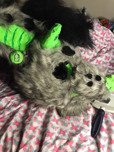 Geeen and grey hyena suit for sale!! - Picture 8 of 11