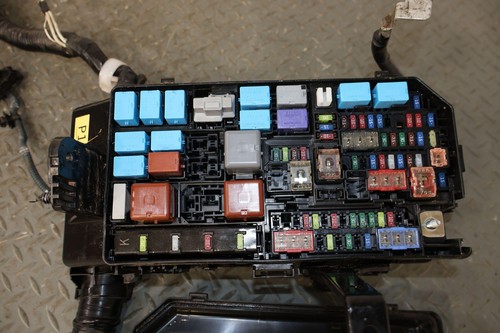 12-13 Lexus GX460 Driver Side Fuse Relay Box W/ Trimmed Harness (8211160P11) - Picture 11 of 24
